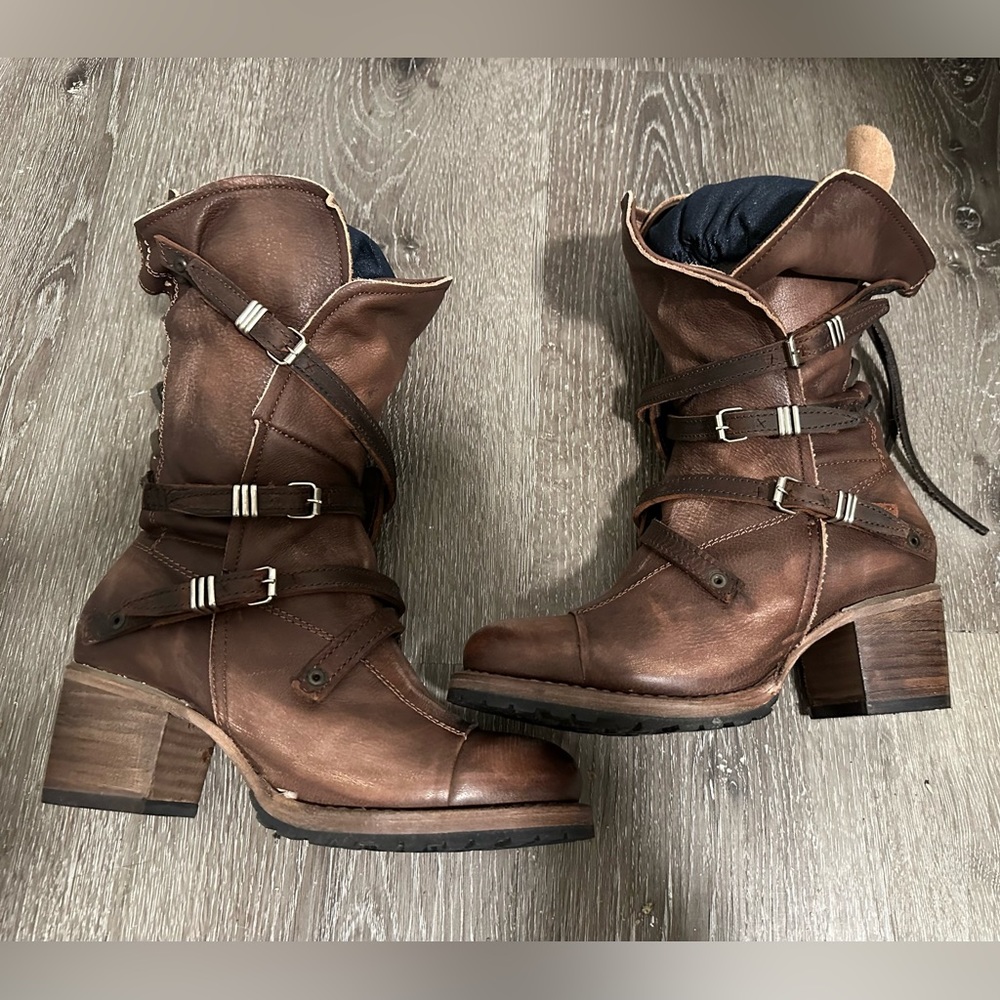 Freebird Boots "Cora" in Brown!